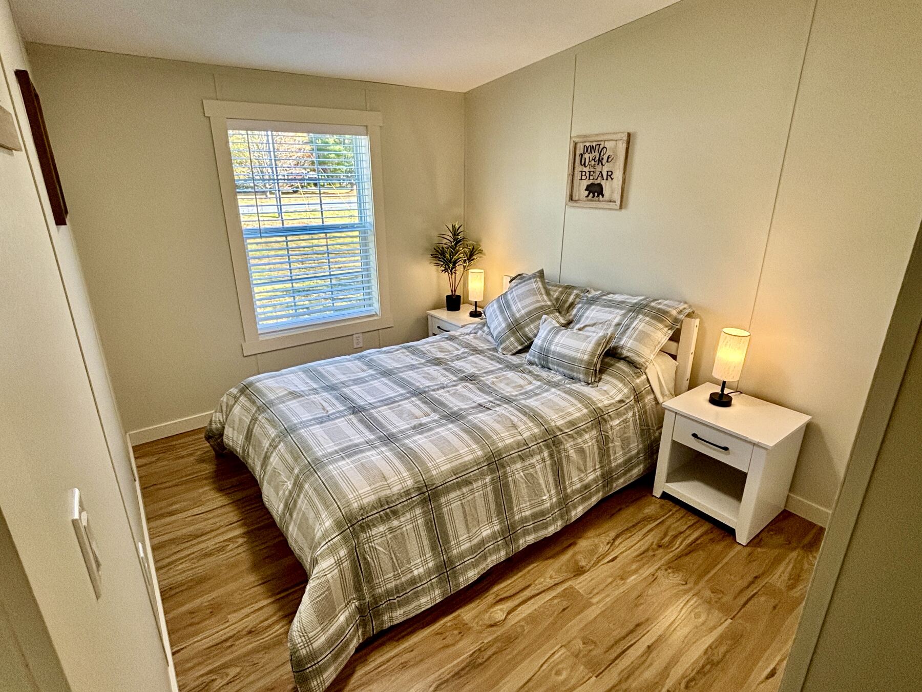 Bedroom 3 with double bed